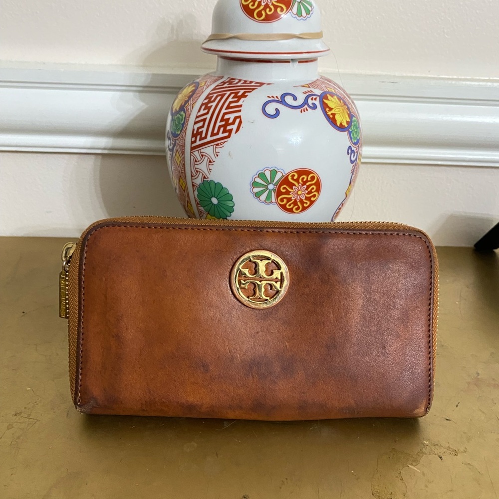 Vintage Tory Burch brown Zip wallet